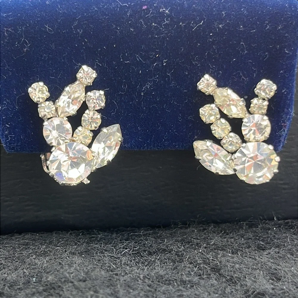 Vintage Austrian Marquise & Round Rhinestones in silver tone clip on earrings